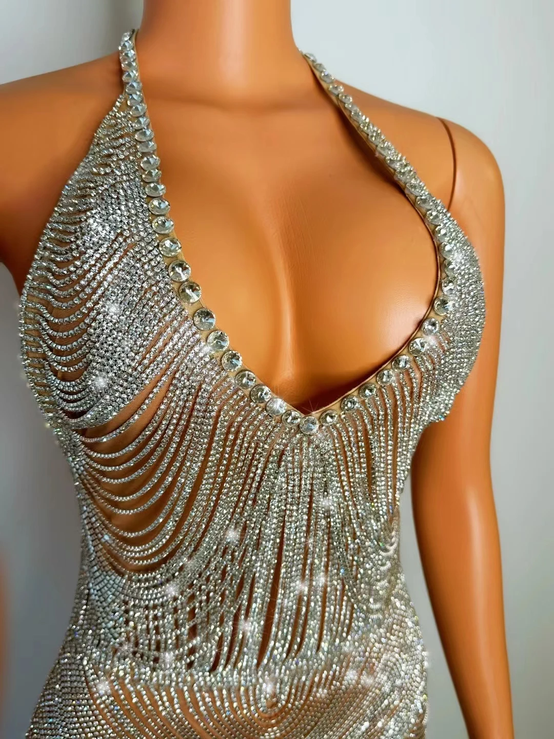 Sparkly Rhinestones Chains V Neck BacklessShort Dress Sexy Birthday Party CelebriateCostume Nightclub Outfit Show Stage Wear