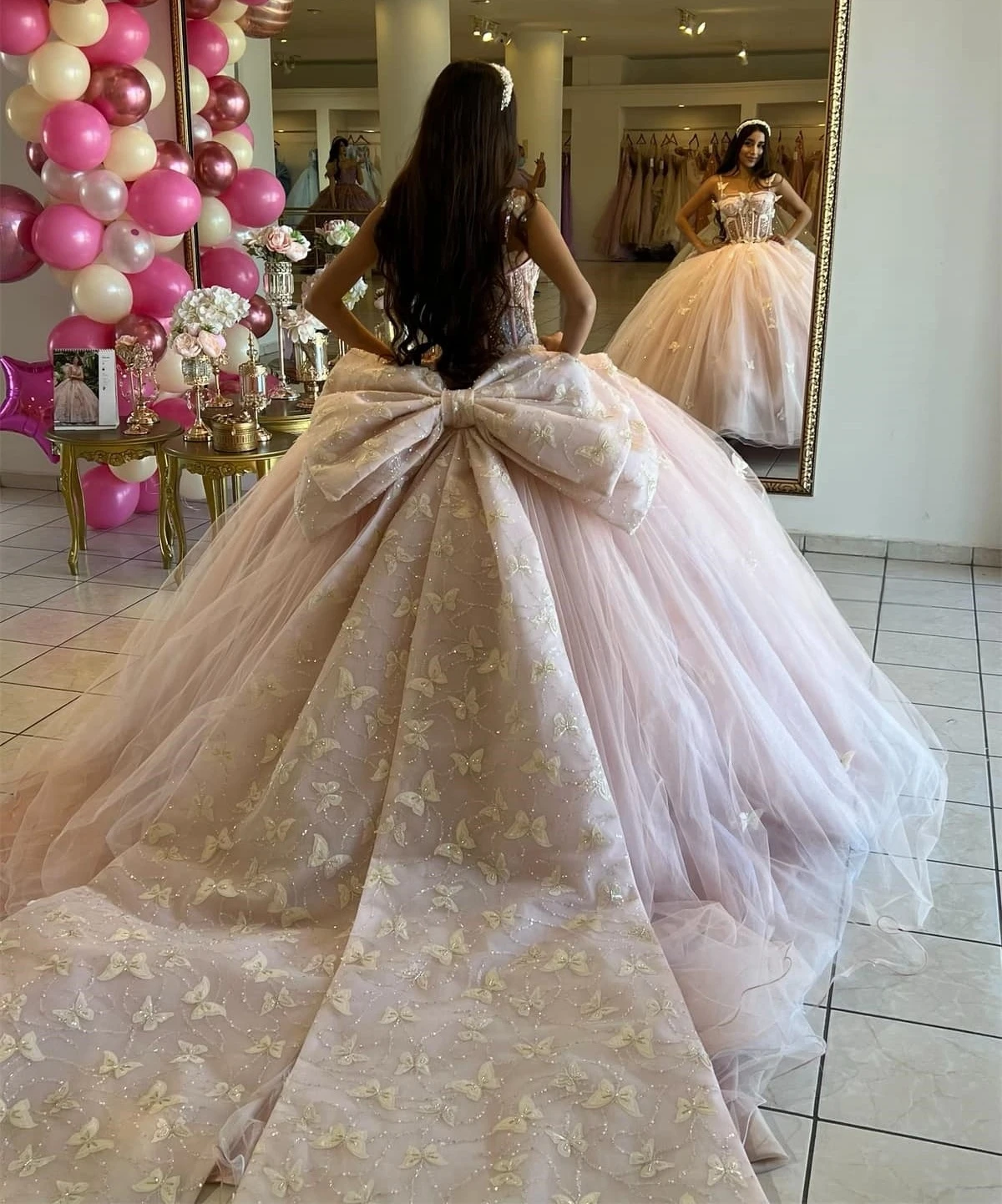 Champagne Princess Quinceanera Dresses Ball Gown Off The Shoulder Appliques Pearls Sweet 16 Dresses 15 Años Custom