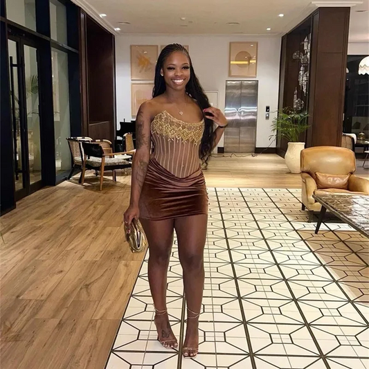 2024 Brown Velvet Short Prom Dresses for Black Girls Charming Crystal Beaded Birthday Party Gowns Illusion Mini Cocktail Homecom