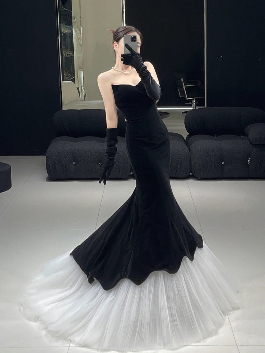 Vintage Long Strapless Satin Evening Dresses With Gloves Mermaid Black Tulle Pleated Sweep Train Formal Party Dress for Women