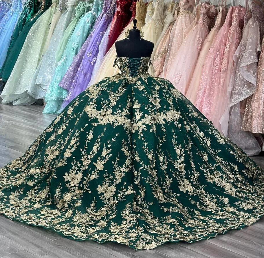 Emerald Goddess Charro Queen Quinceanera Dresses Gold Applique Off Shoulder vestidos de 15 años Lace-up Prom Sweet 16