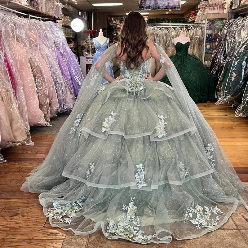 Green Shiny Spaghetti Strap Quinceanera Dress 2024 Appliques Sequined Lace Tull With Cape Vestido De 15 Quinceañeras