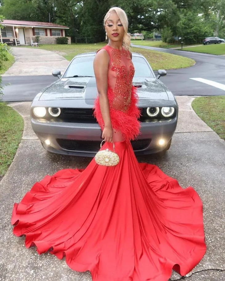 Red African Sparkly Trumpet Evening Pageant Dresses for Women Luxury Diamond Feather Black Girl Prom Celebrity Gown