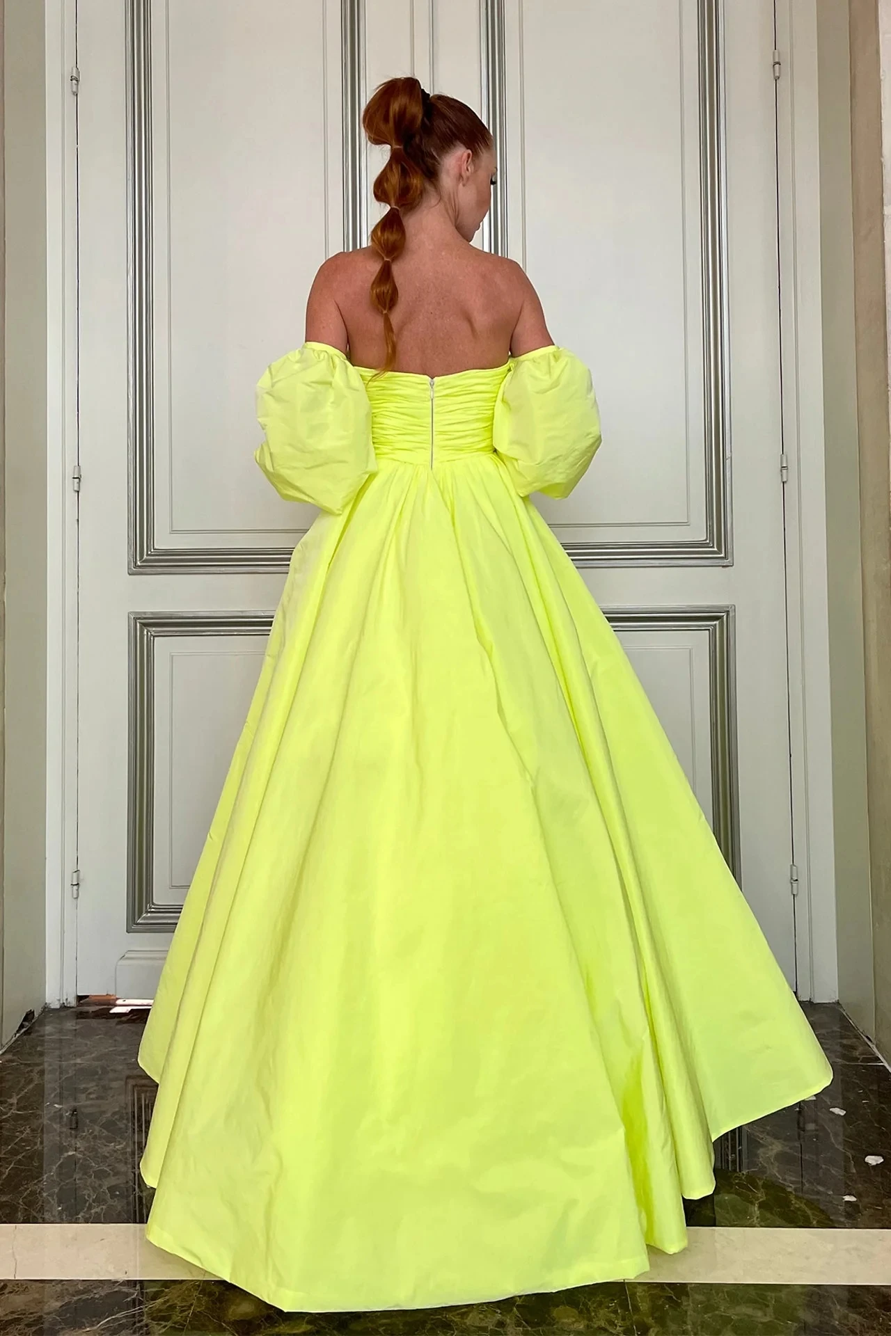 Charming Off the Shoulder Yellow Prom Dresses with Pockets Puffy Sleeves Stretch Back Ball Gown Formal Occasion Dress Party Gown