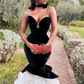 Sexy Black Mermaid Velvet Prom Dresses with 3D Rose Flowers Sweetheart Handmade Floral Evening Party Gowns Celebrity Dress 2024