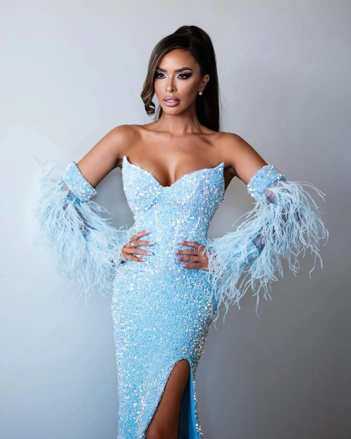 Sparkly Sky Blue Sequined Prom Dresses with Detachable Sleeve Feathers Strapless Slit Formal Occasion Dress فساتين السهرة 2023