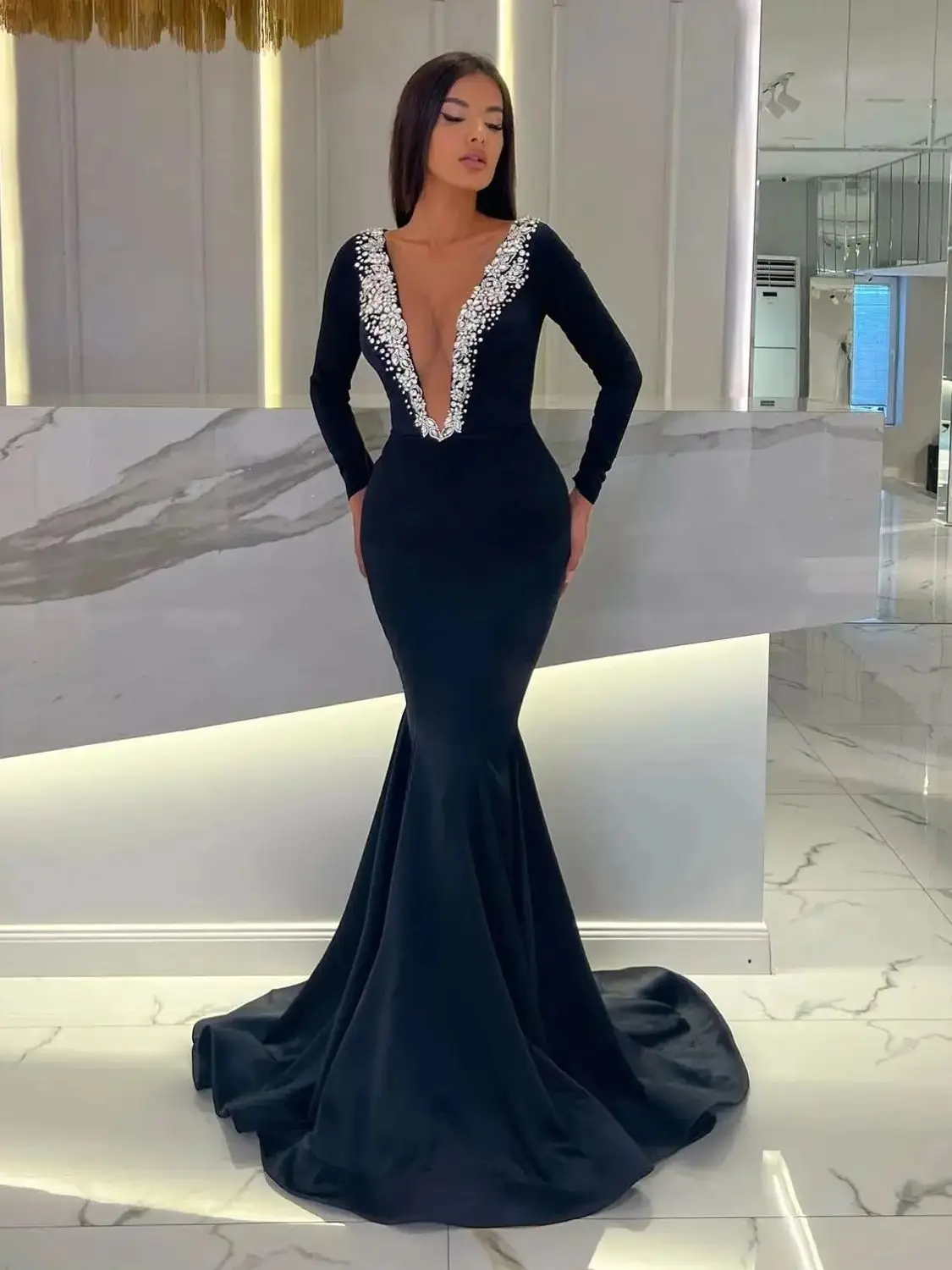 Elegant Black Mermaid Prom Dresses Long Sleeves Sheer Neck Beaded Women Formal Occasion Dress Stretch Satin Vestidos de fiesta