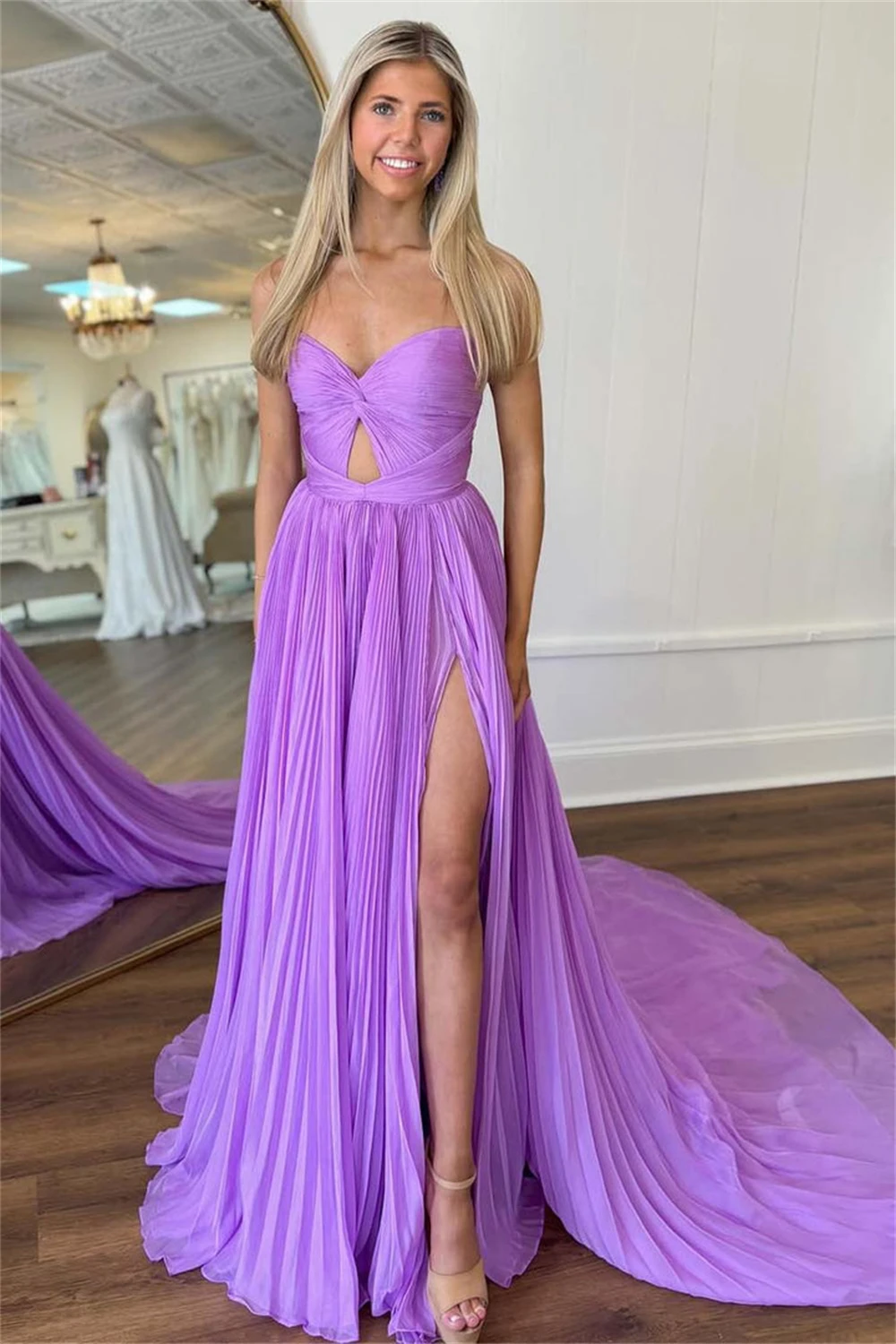 Sweetheart Chiffon Bridesmaid Dresses With Split Side Long Floor-length Prom Gowns Backless Sleeveless Pleated Formal Evening