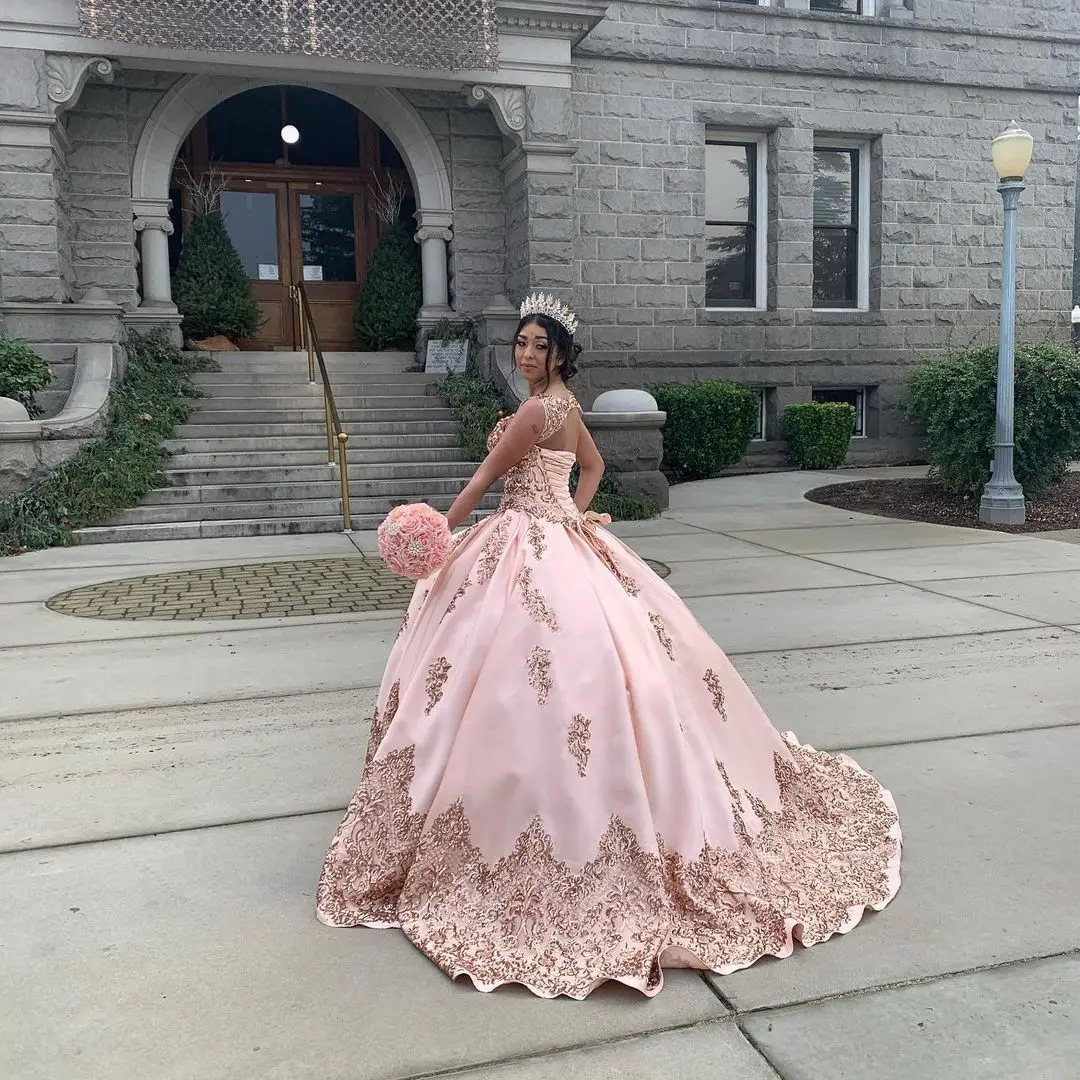 Rose Gold Quinceanera Dresses Sequin Applique Satin Vestidos De 15 Años Rojos Princess Ball Gown Debutante Quinceanera Dress