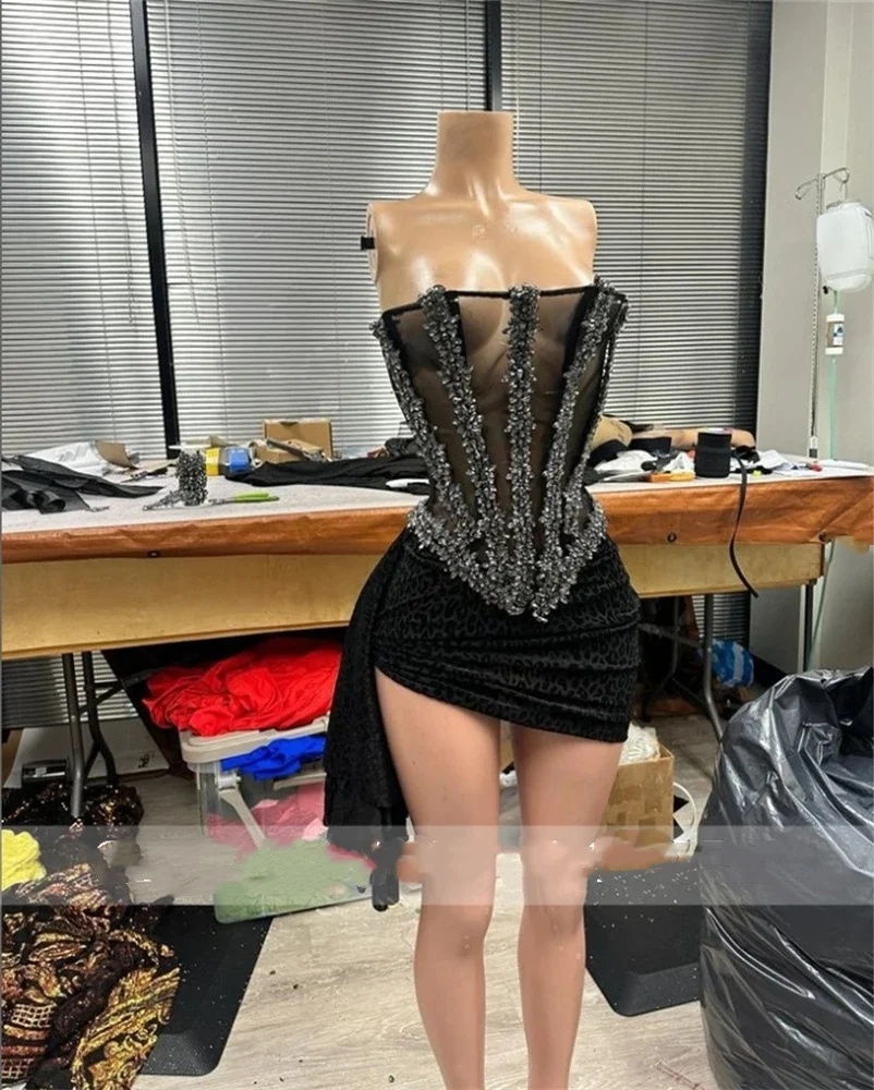 Sexy Strapless Short Prom Dresses For Black Girls Beaded Birthday Party Dress Crystal Mini Cocktail Homecoming Robe De Bal