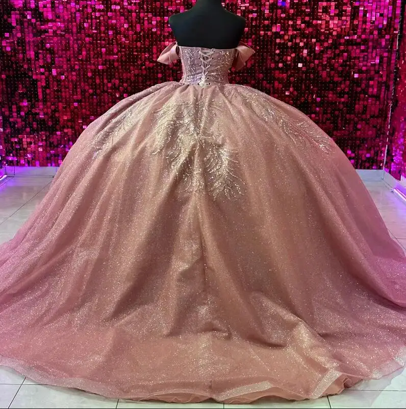 Rose Pink Shiny Quinceanera Dresses 2024 Beads Crystal Tull Sweethear Princess Sweet 15 16 Year Birthday Party Gown Gift vesti