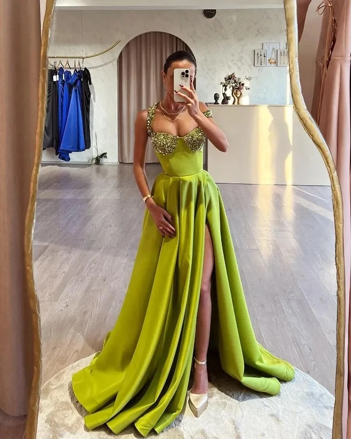 Sexy Green A Line Prom Dresses Long for Women Halter Neck Sequined Floor Length High Side Split Birthday Pageant Celebrity Dress