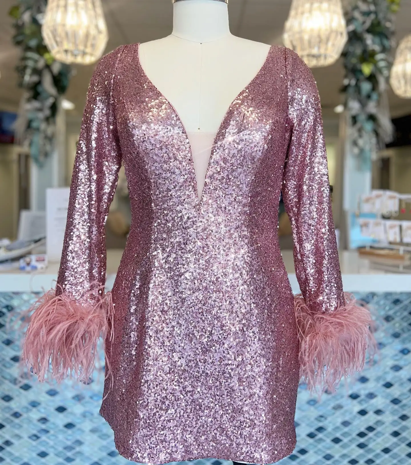 Fuchsia Sequin Homecoming Dress 2k24 Long Sleeve V-Neck Lady Prom Pageant Formal Cocktail Event Party Runway Black-Tie Gala Gown