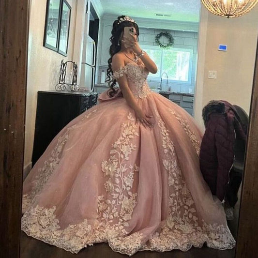 Light Pink Quinceanera Dresses Lace Appliques Sweet 15 16 Prom Party Ball Gowns