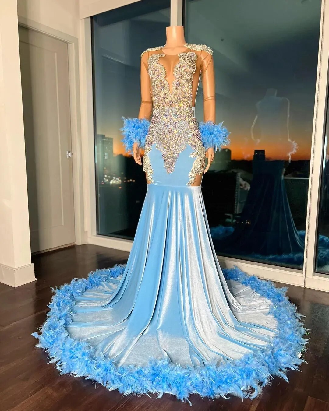 2023 Blue Velvet Mermaid Luxurious Prom Dresses Beaded Crystals Feather Evening Formal Party Second Reception Birthday Party