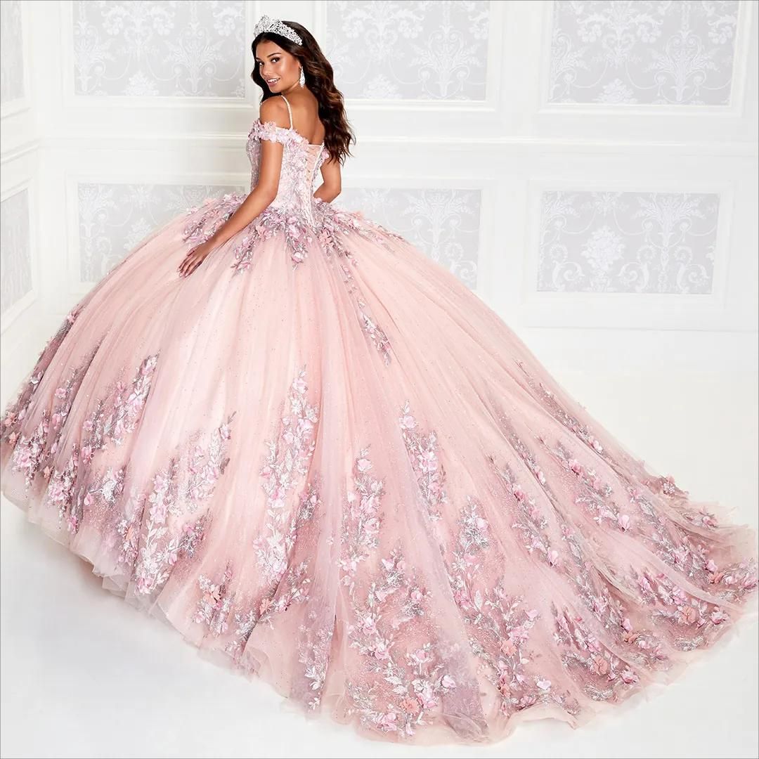 Sparkly Beaded Lace Ball Gown Quinceanera Dresses Appliqued Off Shoulder Neckline Sequined Prom Gowns Tulle Sweep Train Sweet 15