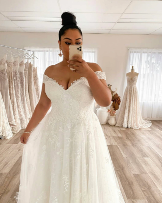 Plus Size A-Line Wedding Dress Off The Shoulder Lace Appliques Tulle Backless Floor Length Sweep Bridal Gown vestido de noiva,MW039