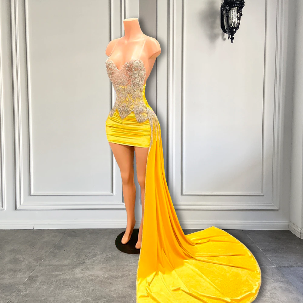 Elegant Sweetheart Luxury Beaded Women Birthday Party Gowns Sweetheart Black Girls Yellow Velvet Short Prom Dresses 2023