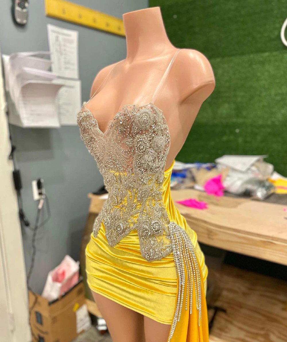 Elegant Sweetheart Luxury Beaded Women Birthday Party Gowns Sweetheart Black Girls Yellow Velvet Short Prom Dresses 2023