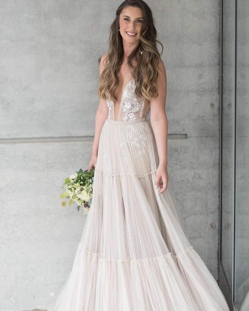 Charming A-Line Tulle Embroidery Appliques V-neck Bohemain Wedding Dress