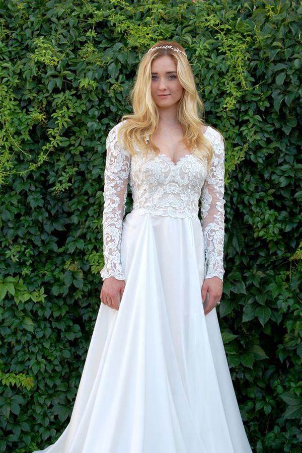 A-Line V-Neck Long Sleeves Wedding Dress with Lace Appliques