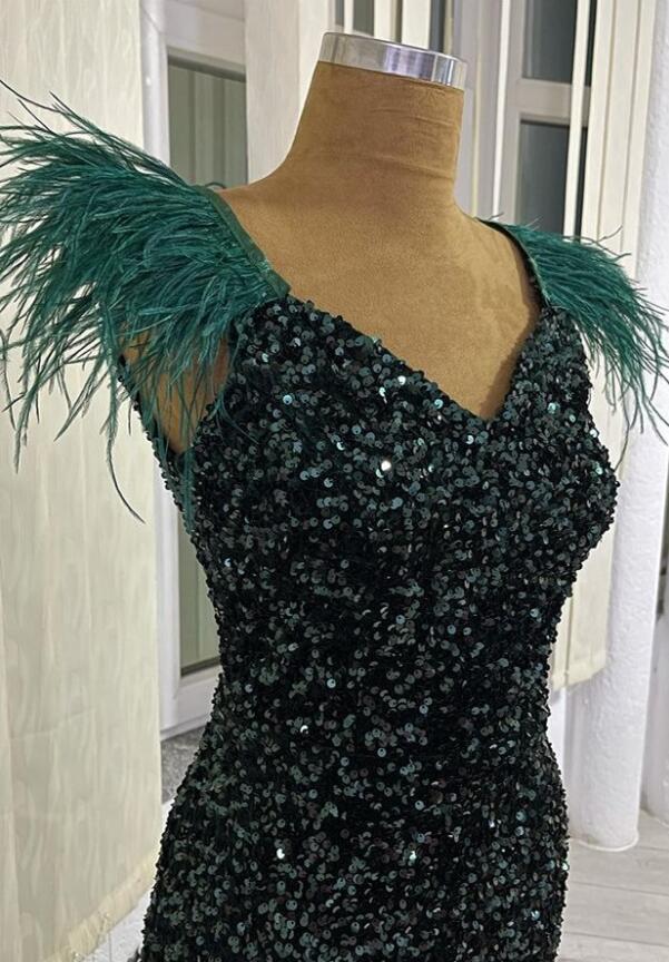 Dark Green V-Neck Sequins Mermaid Evening Dress With Feather