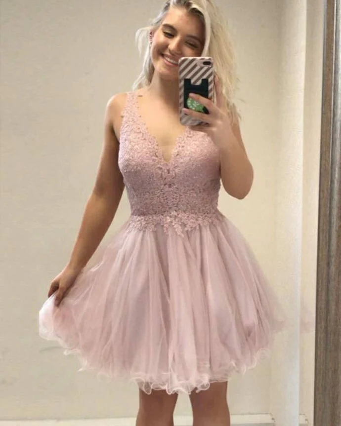 V-Neck A-Line Homecoming Dresses